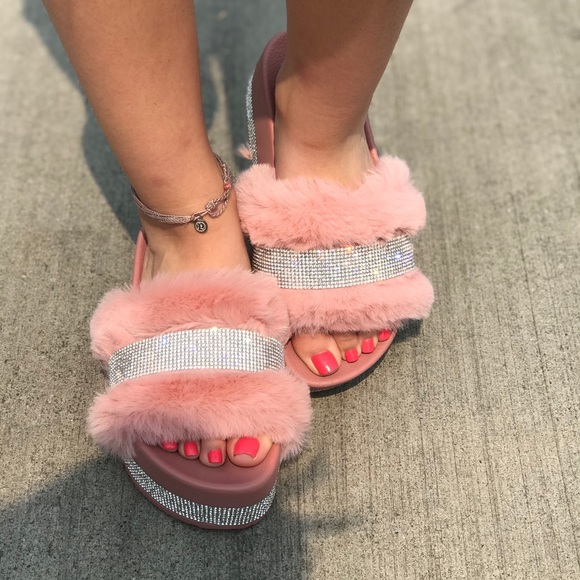 π₯π Rhinestone Furry Slippers ππ₯ - Picture 3 of 5